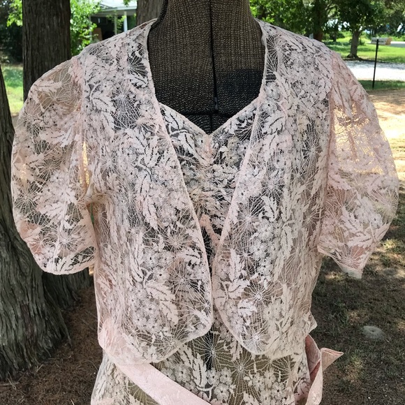 1920’s Spiderlace Peach Gown - Picture 7 of 11